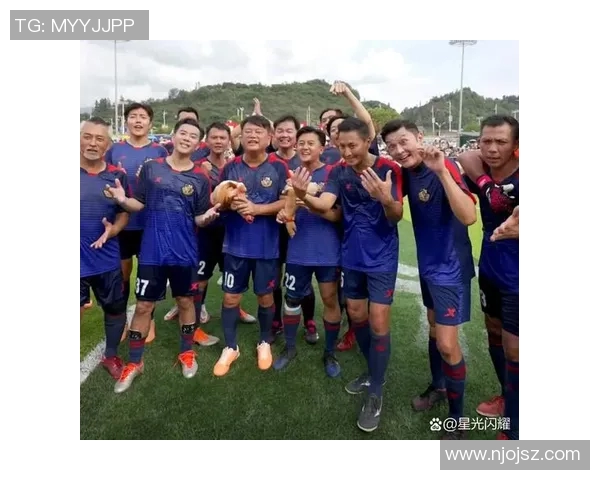 足球明星场上冲突引发热议球迷与媒体的不同解读与反思